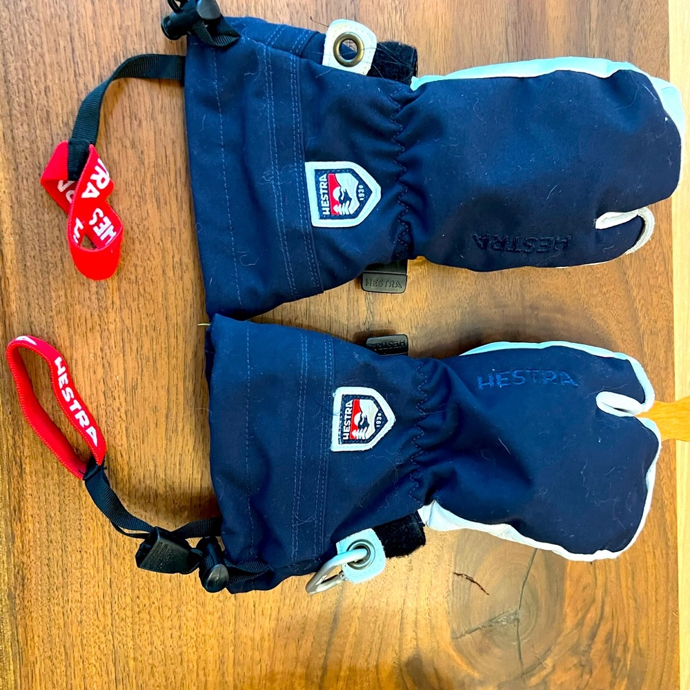 Hestra kids gloves, size 6, navy